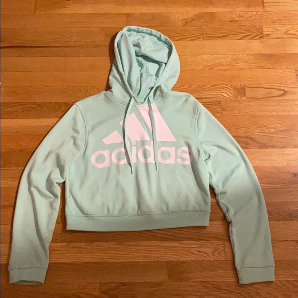 Crop adidas sweatshirt